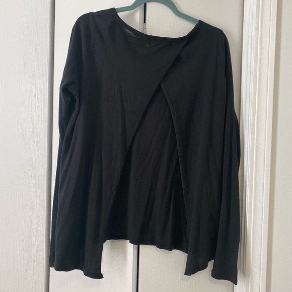 NWT Wildfox black top with gold symbols and back slit - Picture 3 of 3